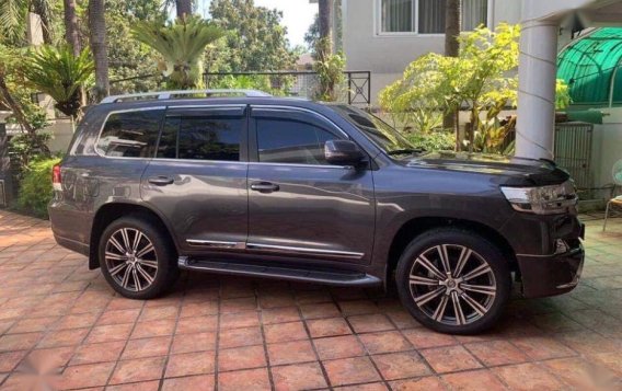 2018 Toyota Land Cruiser Dubai Version V8 for sale-2