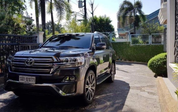 2018 Toyota Land Cruiser Dubai Version V8 for sale