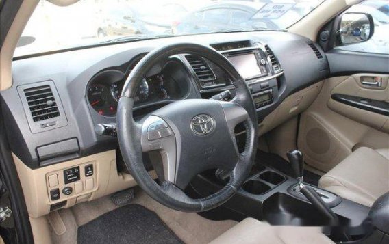 Toyota Fortuner V 2013 for sale-11