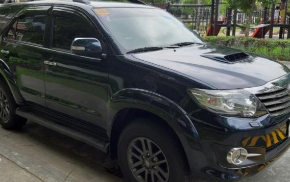 Toyota Fortuner V 2015 for sale-1