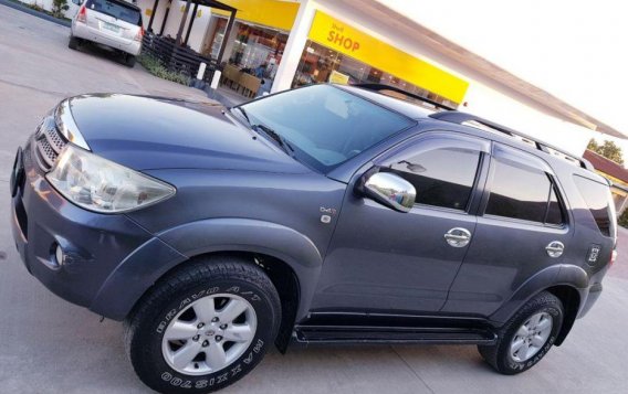 Toyota Fortuner G 4X2 Manual 2010 for sale-2