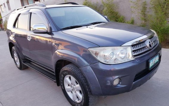 Toyota Fortuner G 4X2 Manual 2010 for sale-4