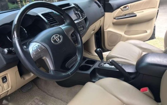 Toyota Fortuner V 2014 for sale-3