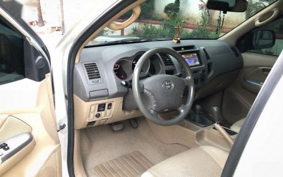 Toyota Hilux 4x4 G 2011 for sale -4