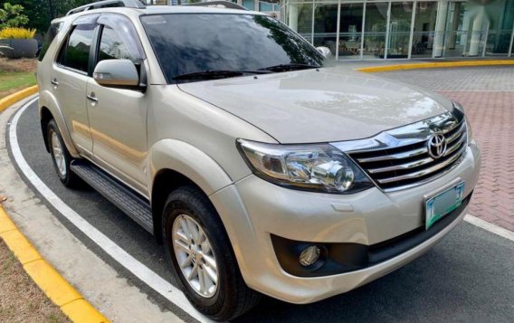 TOYOTA FORTUNER GAS 4X2 AT 2012 for sale-1