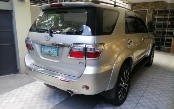 2011 Toyota Fortuner for sale-3