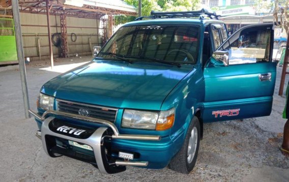 Toyota Revo 2000 for sale