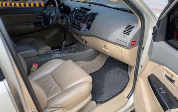 TOYOTA FORTUNER GAS 4X2 AT 2012 for sale -7