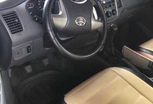 Toyota Innova E 2013 for sale -1