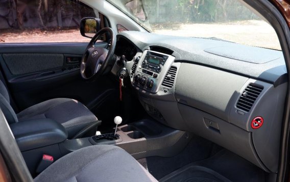 Toyota Innova 2013 E AT for sale -9