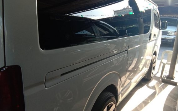 2015 Toyota Hiace Commuter MT for sale -4