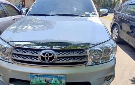 2009 Toyota Fortuner 2.7G for sale-4