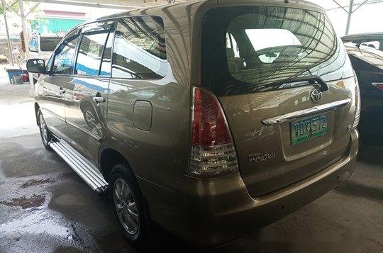 Toyota Innova 2010 for sale -3