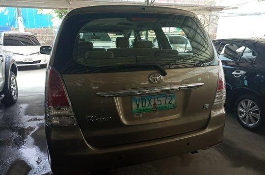 Toyota Innova 2010 for sale -4