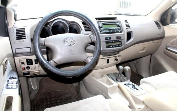 Toyota Fortuner V DSL AT 2006 for sale-8