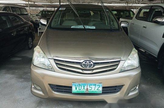 Toyota Innova 2010 for sale -1