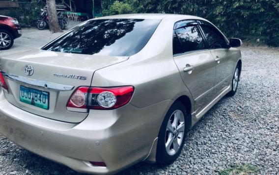 Toyota Altis 1.6V 2013 for sale -5