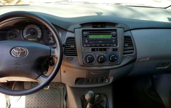 Toyota Innova 2012 for sale-4