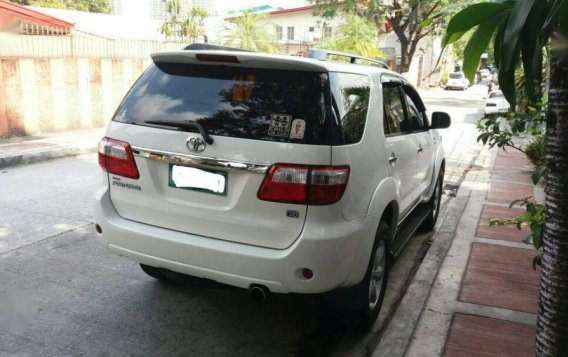 Toyota Fortuner G Diesel AT 2010 for sale -6