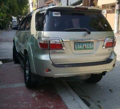 Toyota Fortuner G d4d AT 2010 for sale-4
