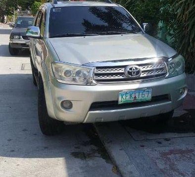 Toyota Fortuner G d4d AT 2010 for sale-1