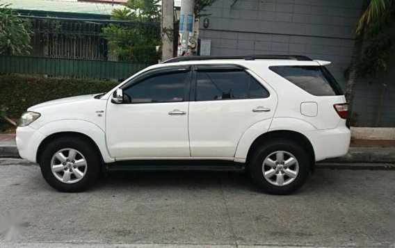 Toyota Fortuner G Diesel AT 2010 for sale -7