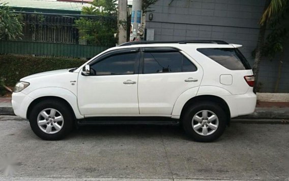 Toyota Fortuner G Diesel AT 2010 for sale -3