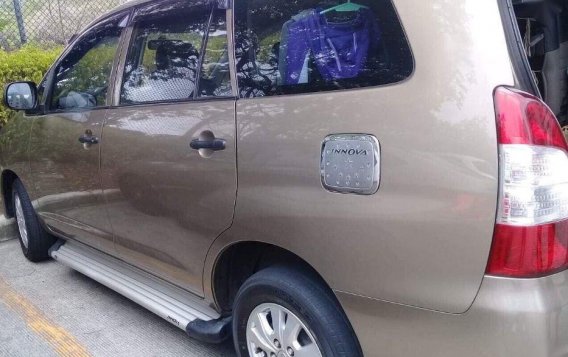 Toyota Innova E AT 2013 for sale-3