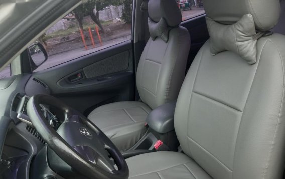 Toyota Innova E 2015 for sale-4