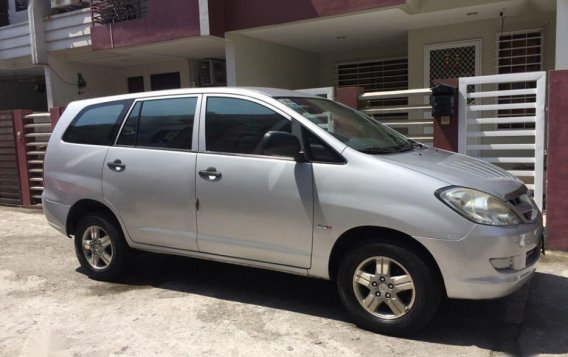 Selling 2nd Hand (Used) Toyota Innova 2005 Manual Diesel in Cainta-2