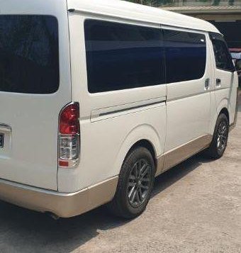 Selling 2nd Hand (Used) Toyota Hiace 2018 in Quezon City-3