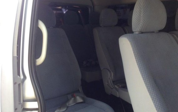 Selling 2nd Hand (Used) Toyota Hiace 2010 in Manila-5