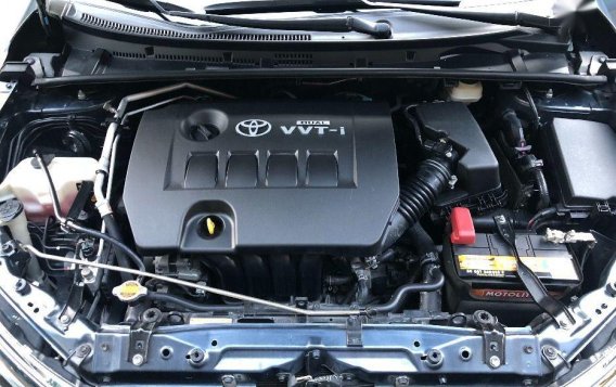 Selling Toyota Altis 2016 Manual Gasoline in Quezon City-6