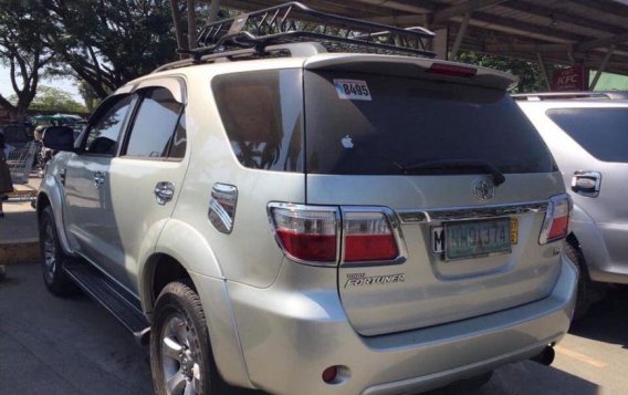 Selling 2nd Hand (Used) Toyota Fortuner 2010 in San Fernando-4