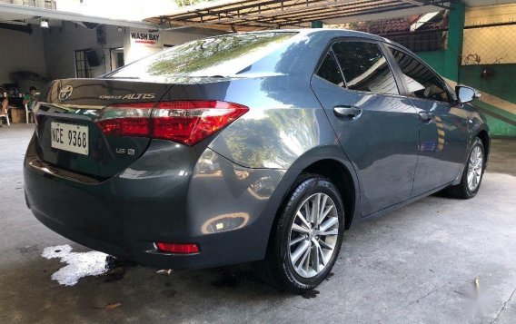 Selling Toyota Altis 2016 Manual Gasoline in Quezon City-5