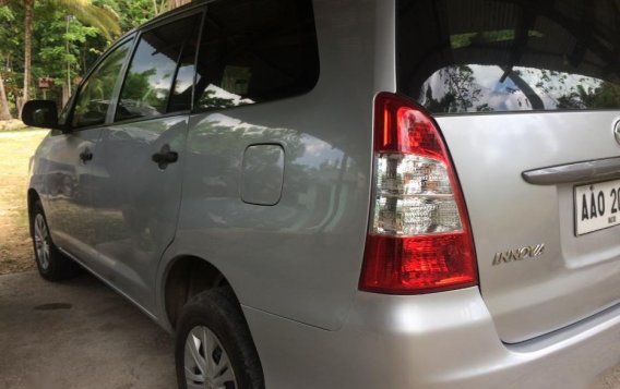 Selling 2nd Hand (Used) 2014 Toyota Innova Manual Diesel in Manila-1