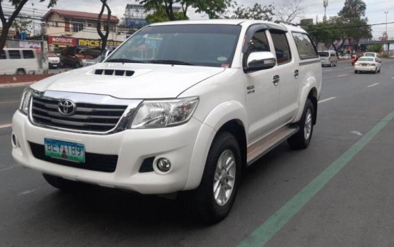 Selling 2nd Hand (Used) Toyota Hilux 2014 in Quezon City-3