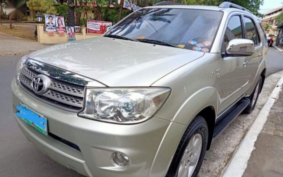  2nd Hand (Used) Toyota Fortuner 2009 Automatic Gasoline for sale in Navotas-3