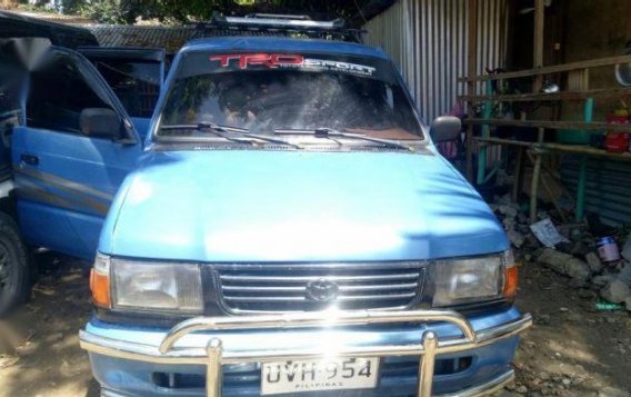 Selling 2nd Hand (Used) Toyota Revo 2001 Manual Diesel at 130000 in Antipolo-9
