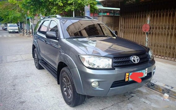  2nd Hand (Used) Toyota Fortuner 2011 for sale in Manila-3