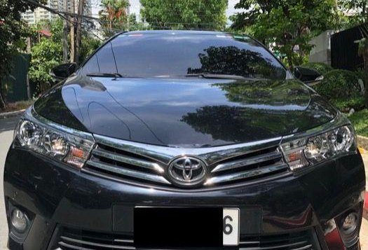 Selling 2nd Hand (Used) Toyota Altis 2014 Automatic Gasoline at 50000 in Makati