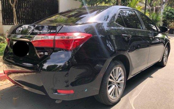 Selling 2nd Hand (Used) Toyota Altis 2014 Automatic Gasoline at 50000 in Makati-3