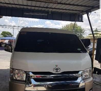 Selling 2nd Hand (Used) Toyota Hiace 2015 in Tarlac City-1