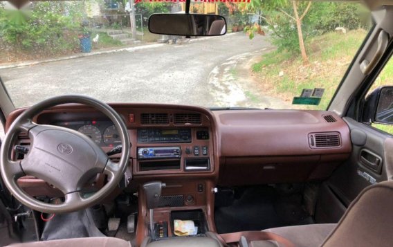 Selling 2nd Hand (Used) Toyota Hiace Van in Parañaque-3