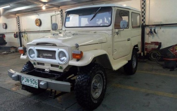 Selling 2nd Hand (Used) Toyota Land Cruiser in Taytay