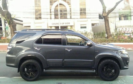 Toyota Fortuner 2013 Automatic Diesel for sale in Quezon City-2