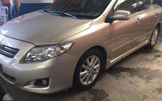 Selling 2nd Hand (Used) Toyota Corolla Altis 2010 in Quezon City-3