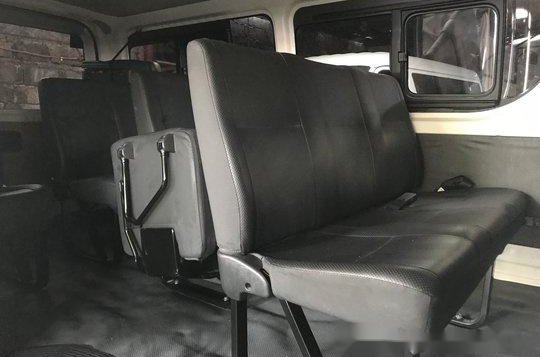 Toyota Hiace 3.0 Commuter MT 2018 for sale -4