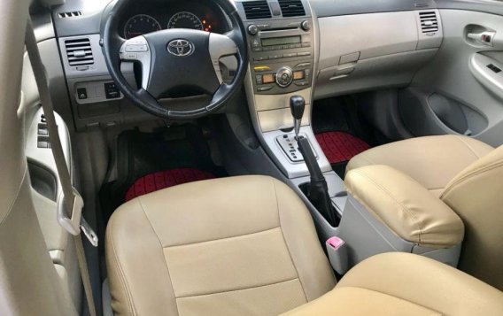 Selling 2nd Hand (Used) Toyota Altis 2010 in Parañaque-6