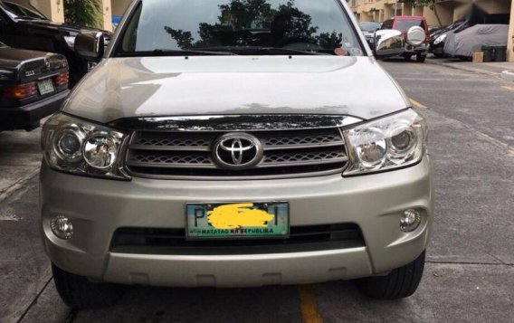  2nd Hand (Used) Toyota Fortuner 2011 for sale in Pasig-2